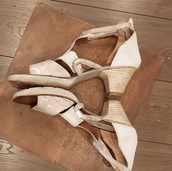 Mjus distressed heeled sandals - Picture 3 of 6